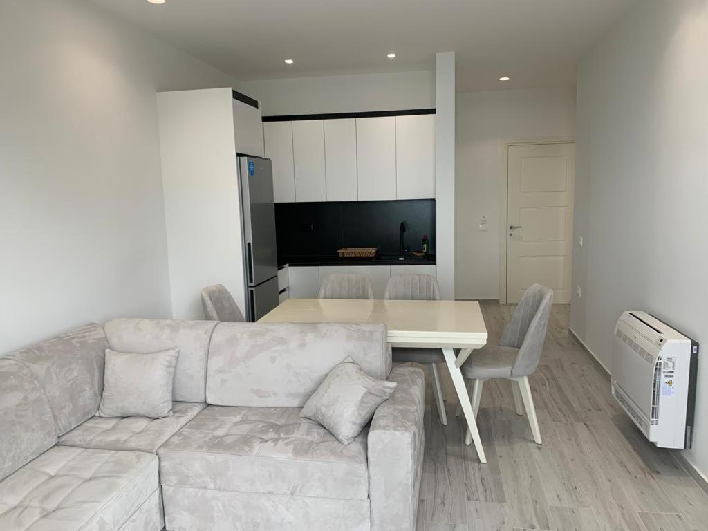 Delfin Apartments Саранда Экстерьер фото