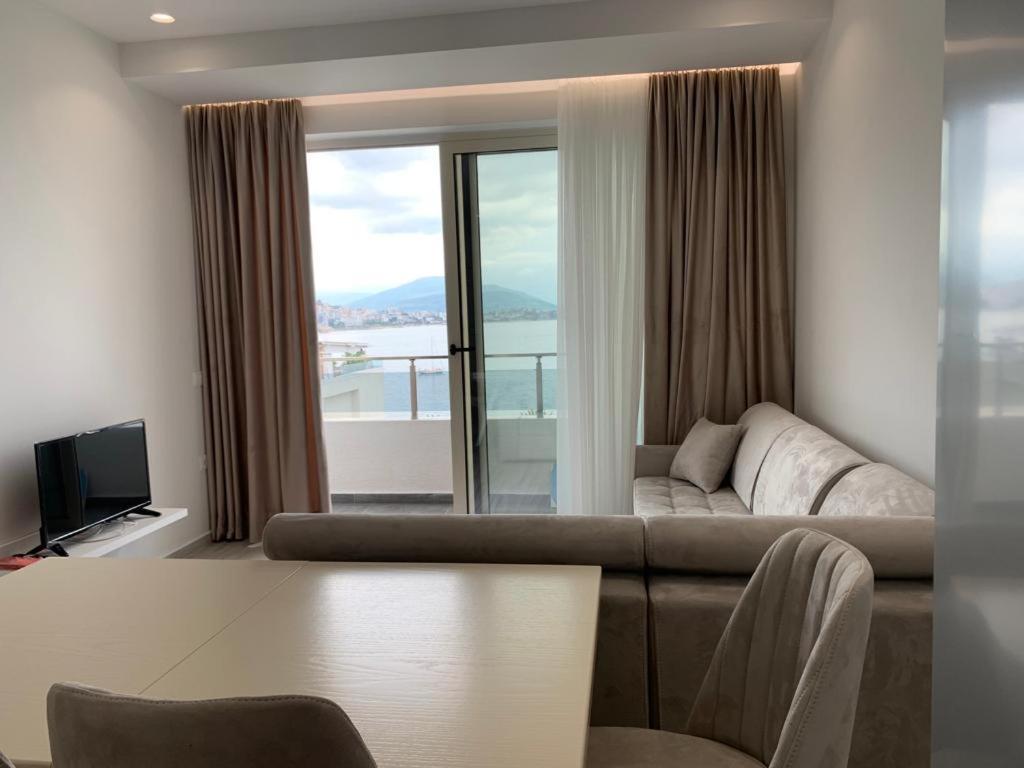 Delfin Apartments Саранда Экстерьер фото