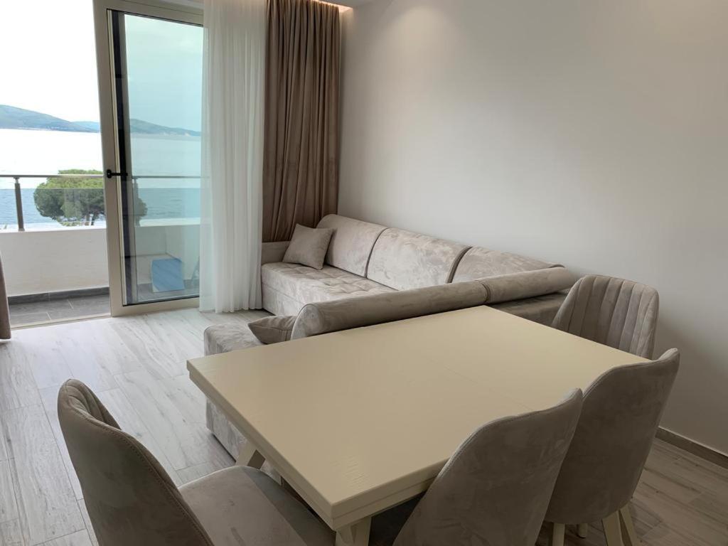 Delfin Apartments Саранда Экстерьер фото