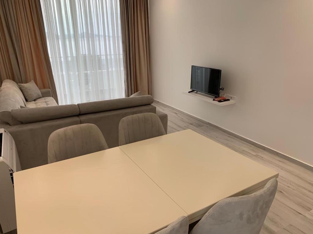 Delfin Apartments Саранда Экстерьер фото