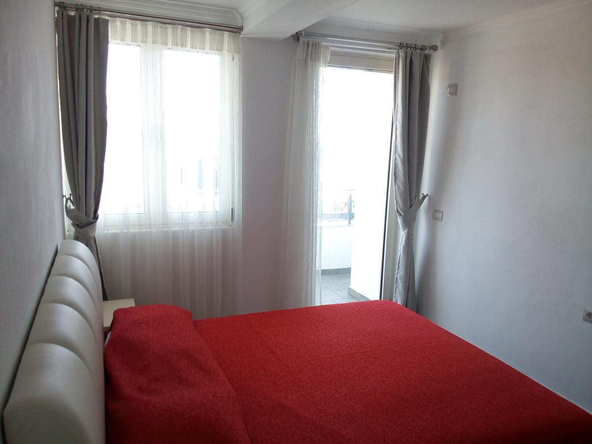 Delfin Apartments Саранда Экстерьер фото